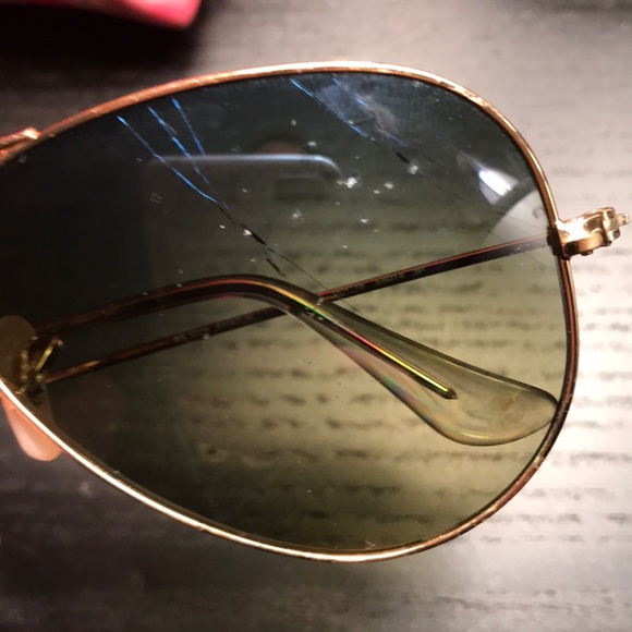 Broken ray ban - Picture 2 of 3